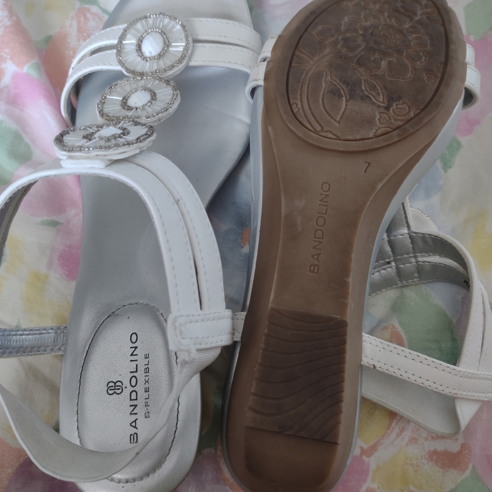 Bandolino wedges